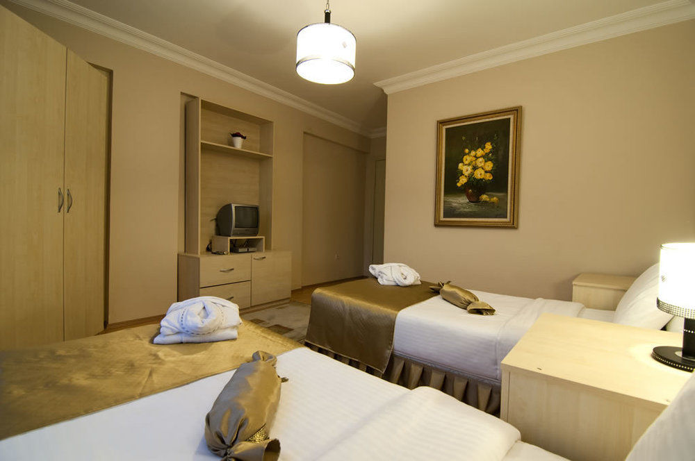 Aymira Suite Hotel Istanbul Exterior photo